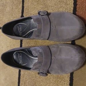 Women's pair of dansko size 9M